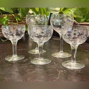 Vintage Set of 5 punch bowl glasses